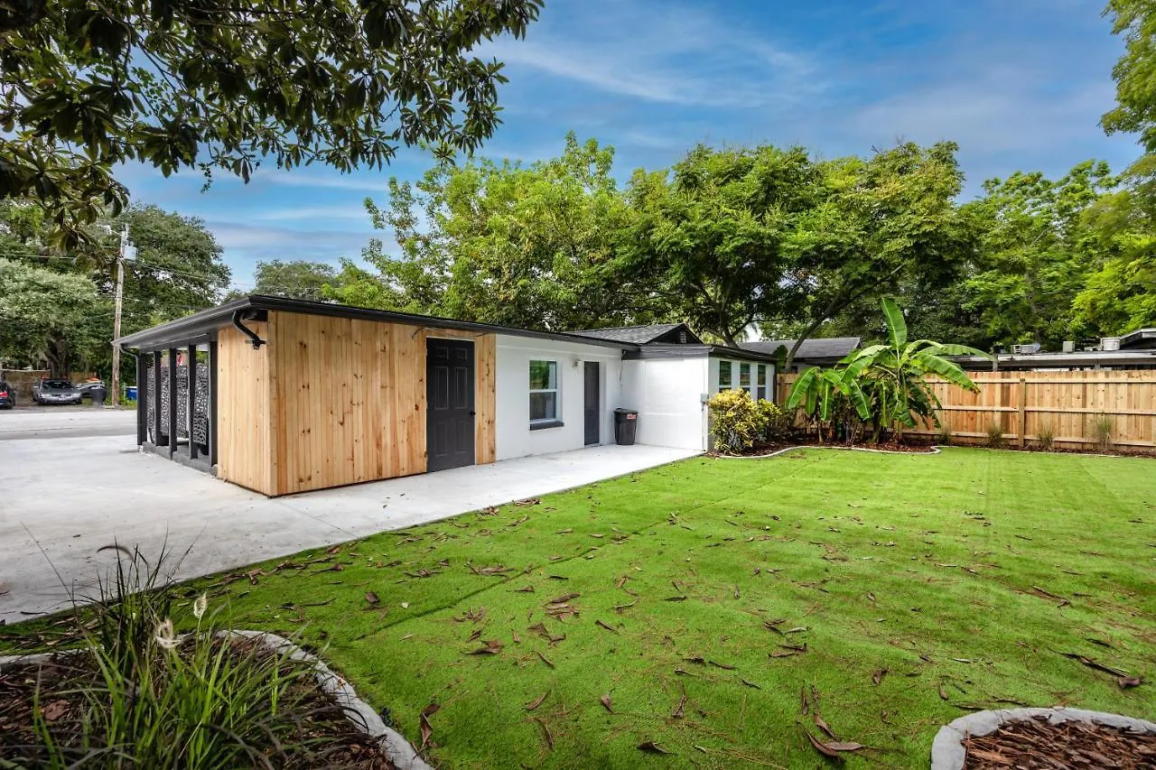 Holiday home New! Clearwater Gem, 10 Min To Beach, 2 Min To Downtown Dunedin, King Bed United States